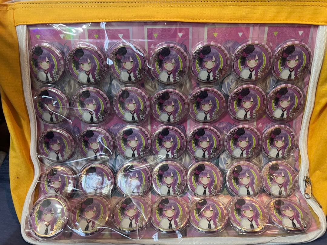 ホロライブ　常闇トワ正月缶バッジ36個