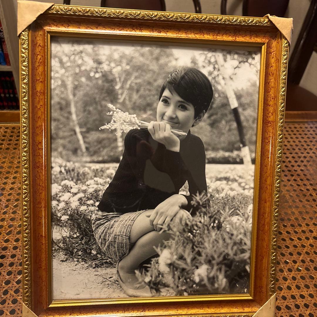 いしだあゆみ生フィルム写真枠付き。