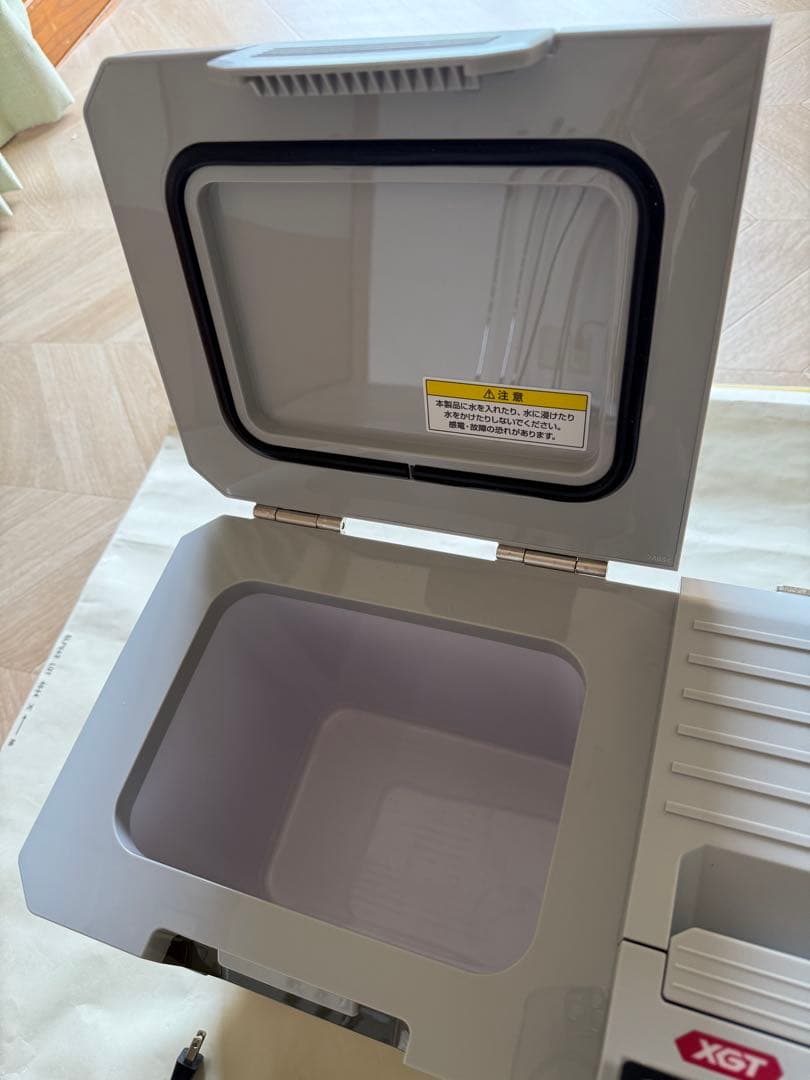 T*T様 Makita 充電式保冷庫 CW003GZO