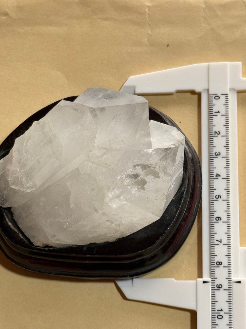 笛　ブラジル産水晶原石　台座付き