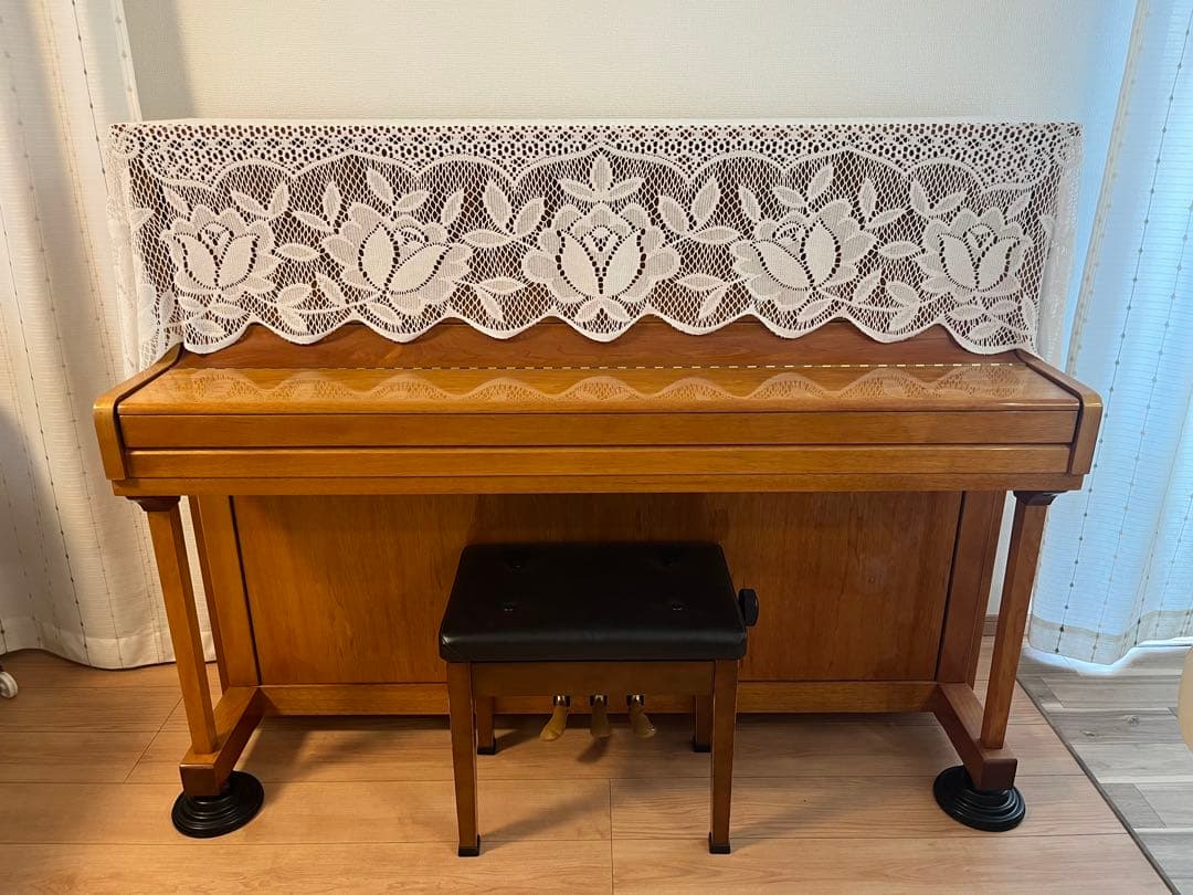 Niemeyer アップライトピアノ(カバー・椅子付き)