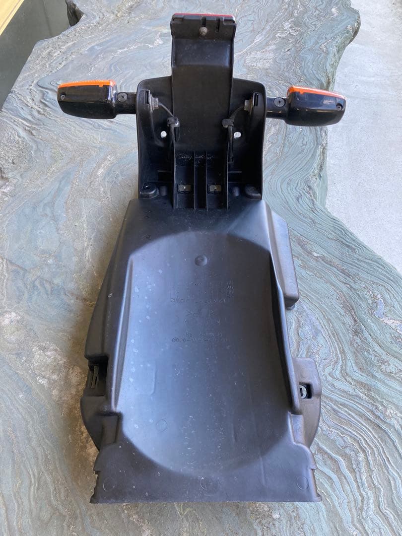 X*i様 ホーネット250 純正 リアフェンダー テールランプ ウインカー MC