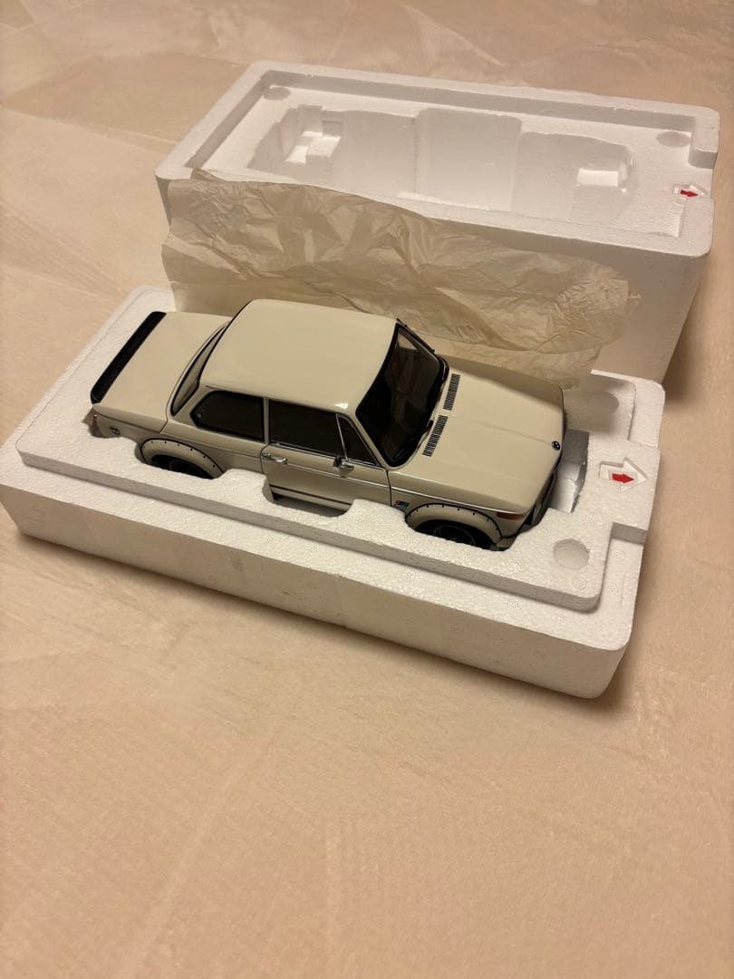 ミニカー BMW2002turbo 1:18SCALE kyosho