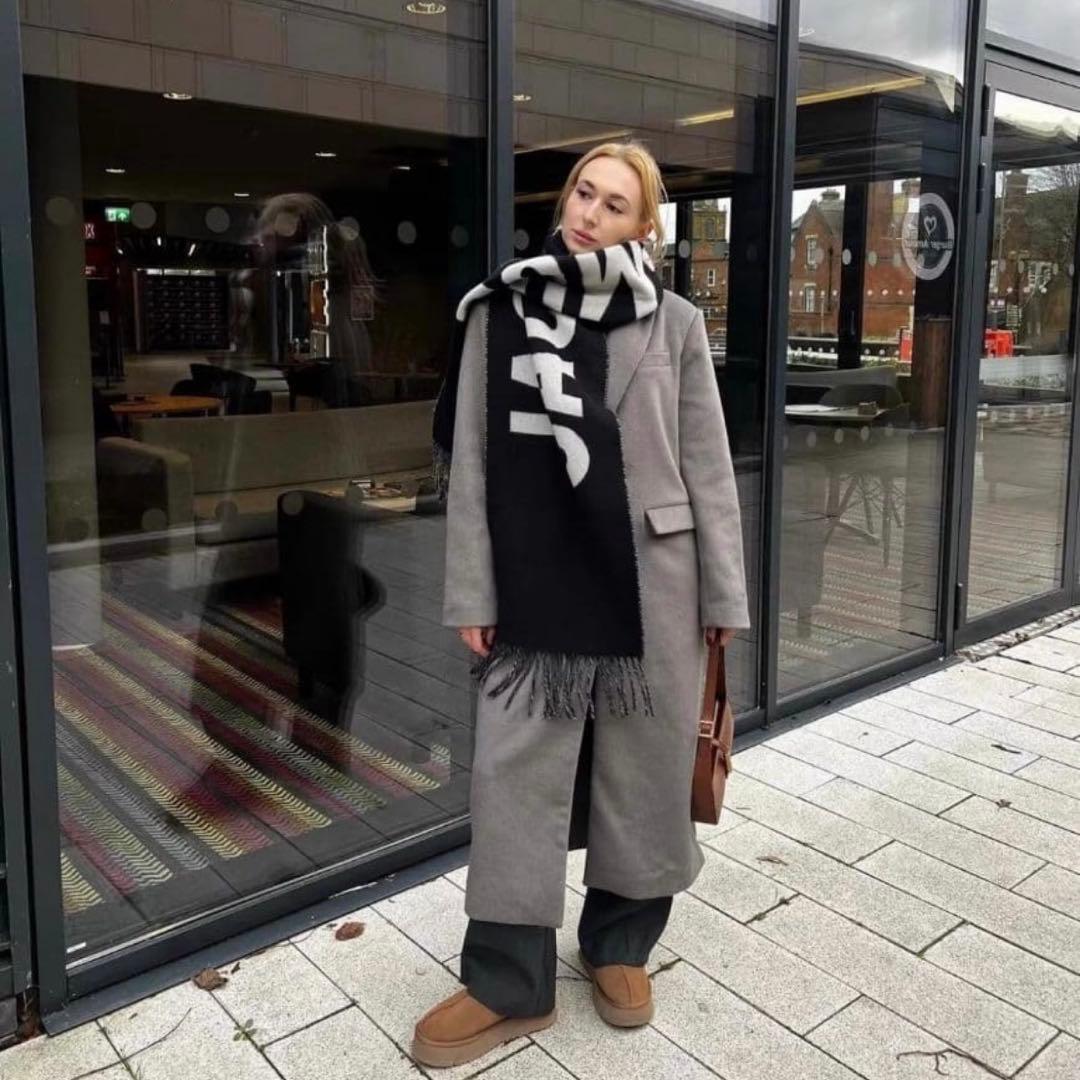 JAQCUEMUS スカーフ マフラー ロゴ フリンジ ネイビー