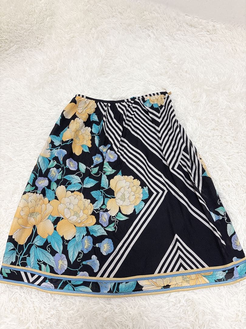 【美品】レオナール フレアスカート シルク花柄 フラワー柄 ＸＬ