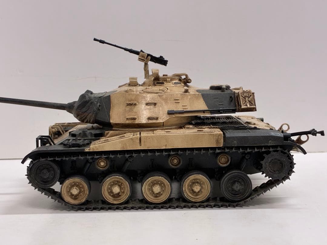 タミヤ　1/35 M41 完成品　戦車　模型　プラモデル　サウジアラビア