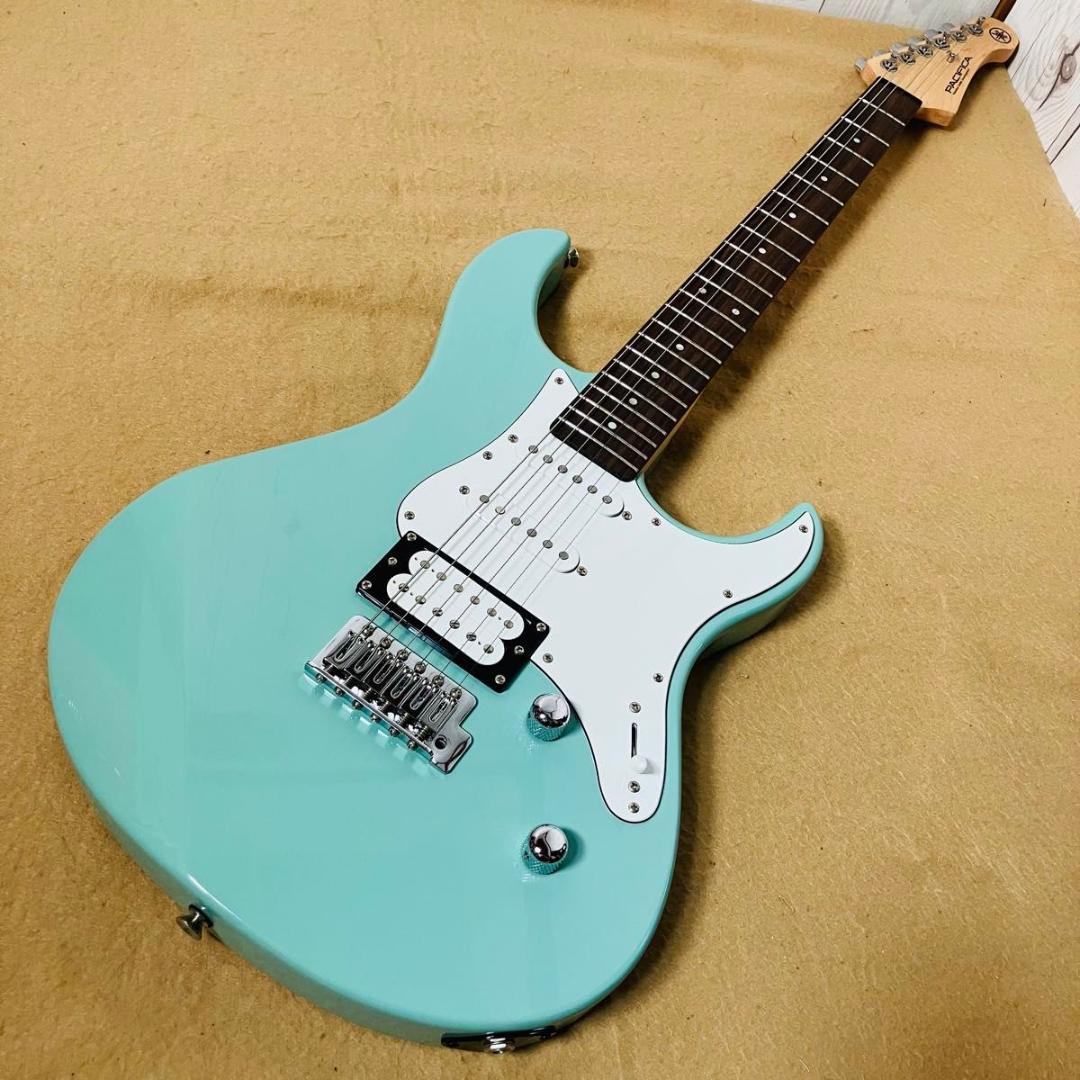 美品 YAMAHA PAC112V エレキギター ソニックブルー ソフトケース