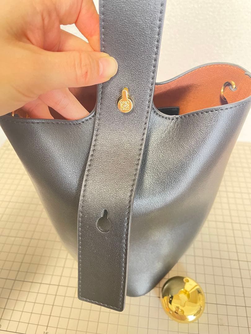 レザー バケツ型 ショルダーバッグ 黒 バケツバッグ ペブル ハンドバッグ