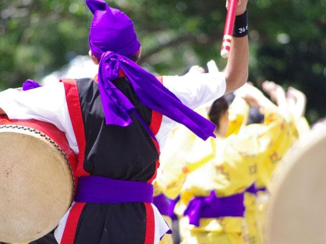 新品未使用(送料無料)26.800円　Rエイサー大太鼓30cm　撥２本付き