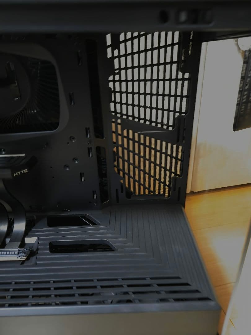 HYTE Y40　自作pc pcケース