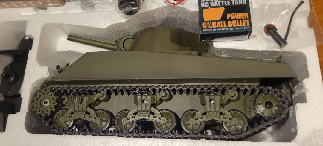 1/16　アメリカ軍　シャーマン戦車ラジコン　ヘンロン社製2.4GHzプロポ