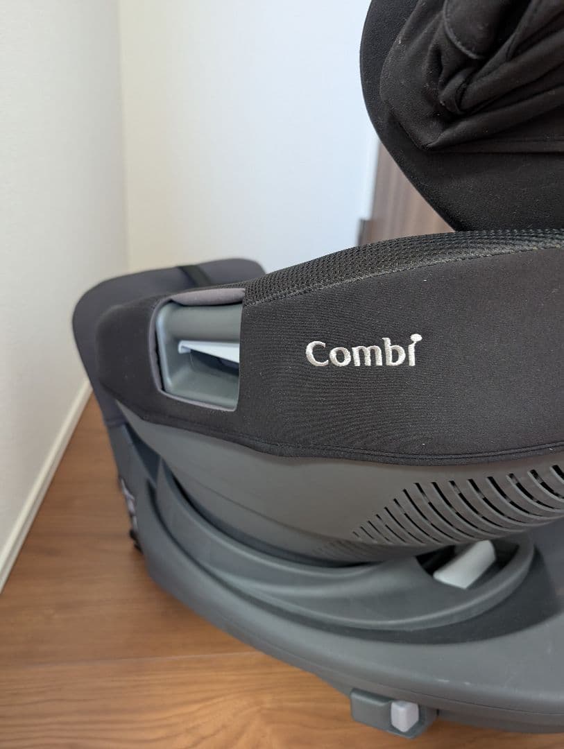 Combi THE S plus ZC-750 黒 チャイルドシート 欠品無し