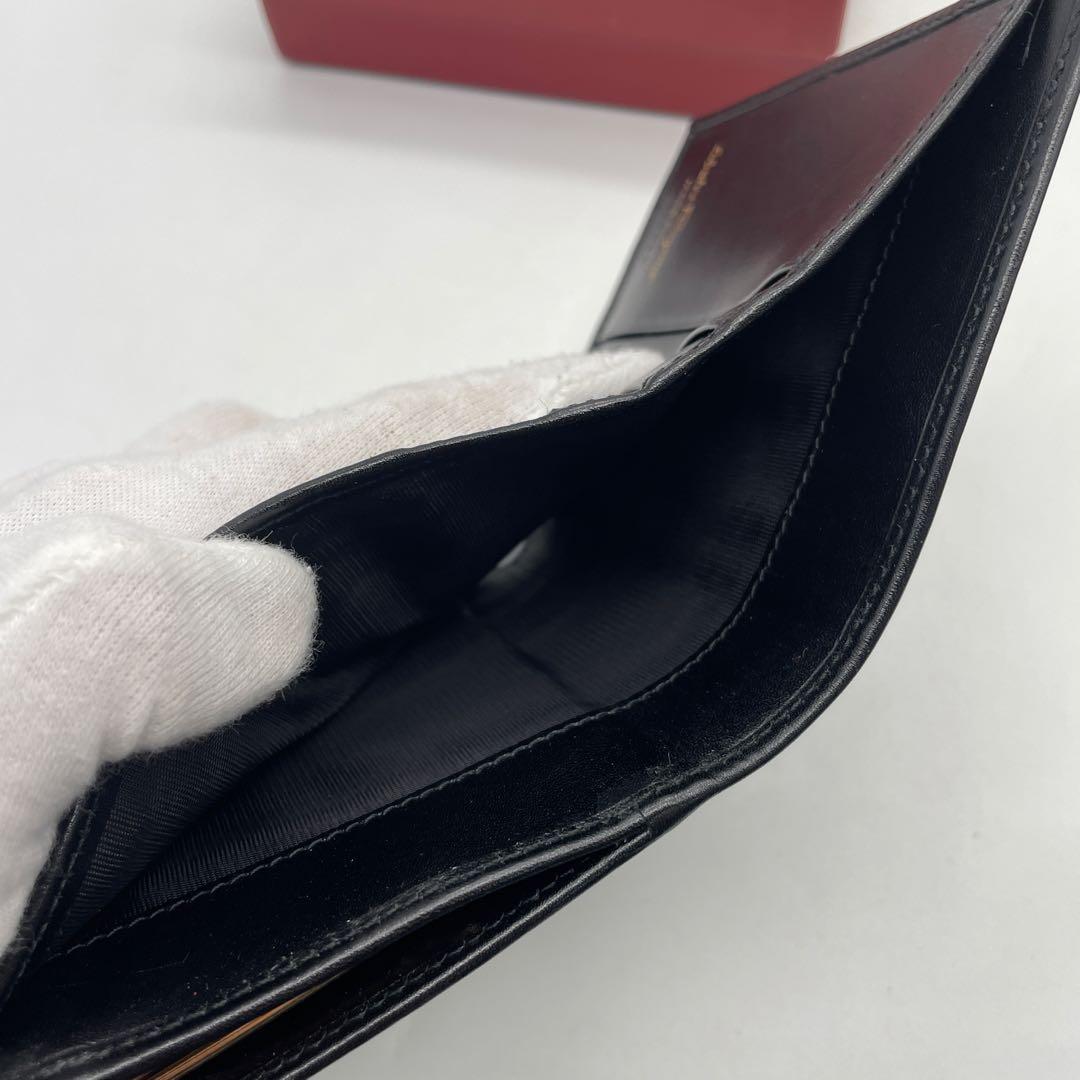 ☆新品同様☆フェラガモ☆二つ折り財布
