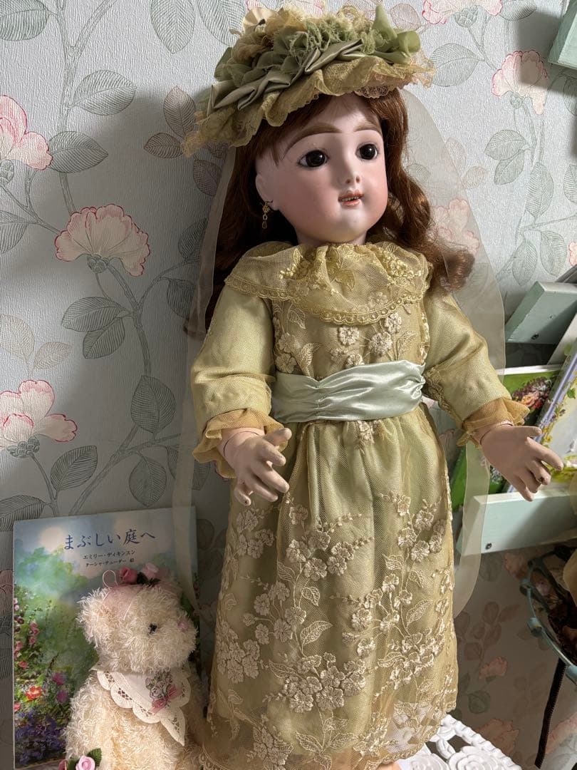 オーダー品です。 ７２センチのドレスとボネと下着等