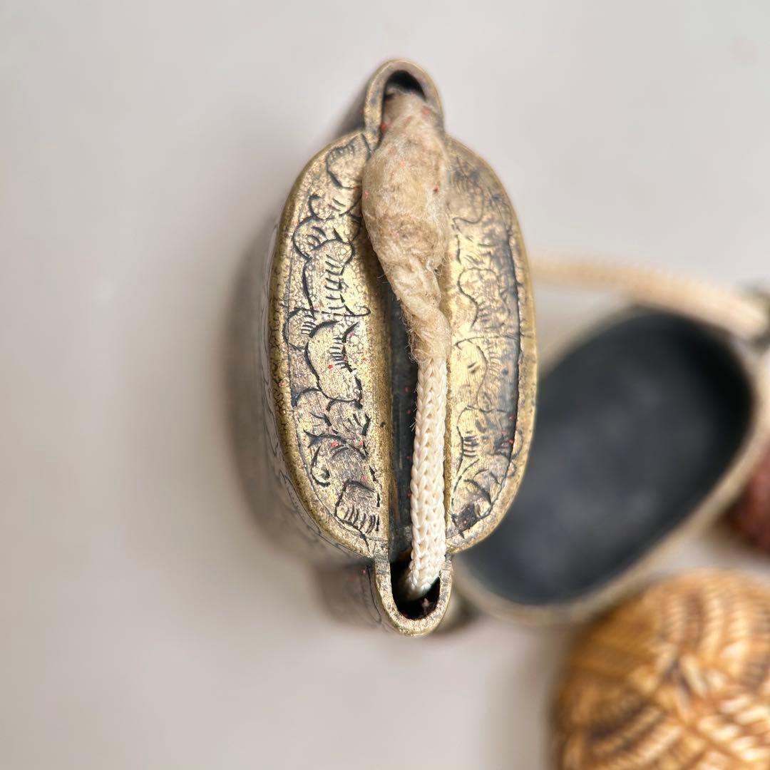 ハリネズミ型印籠 金色