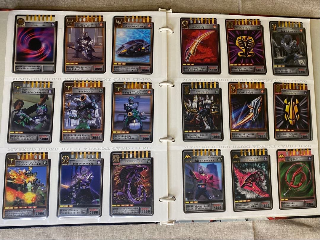 仮面ライダー龍騎 コンプリートカードファイル＋アドベントカード200枚以上