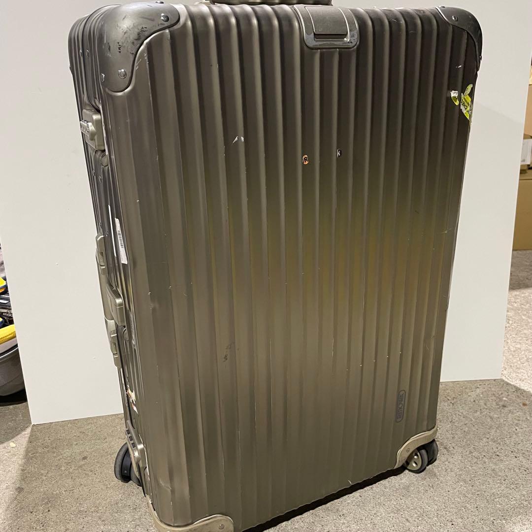 リモワ　大型シルバーキャリーケース