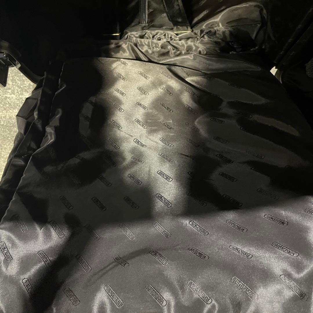 リモワ　大型シルバーキャリーケース