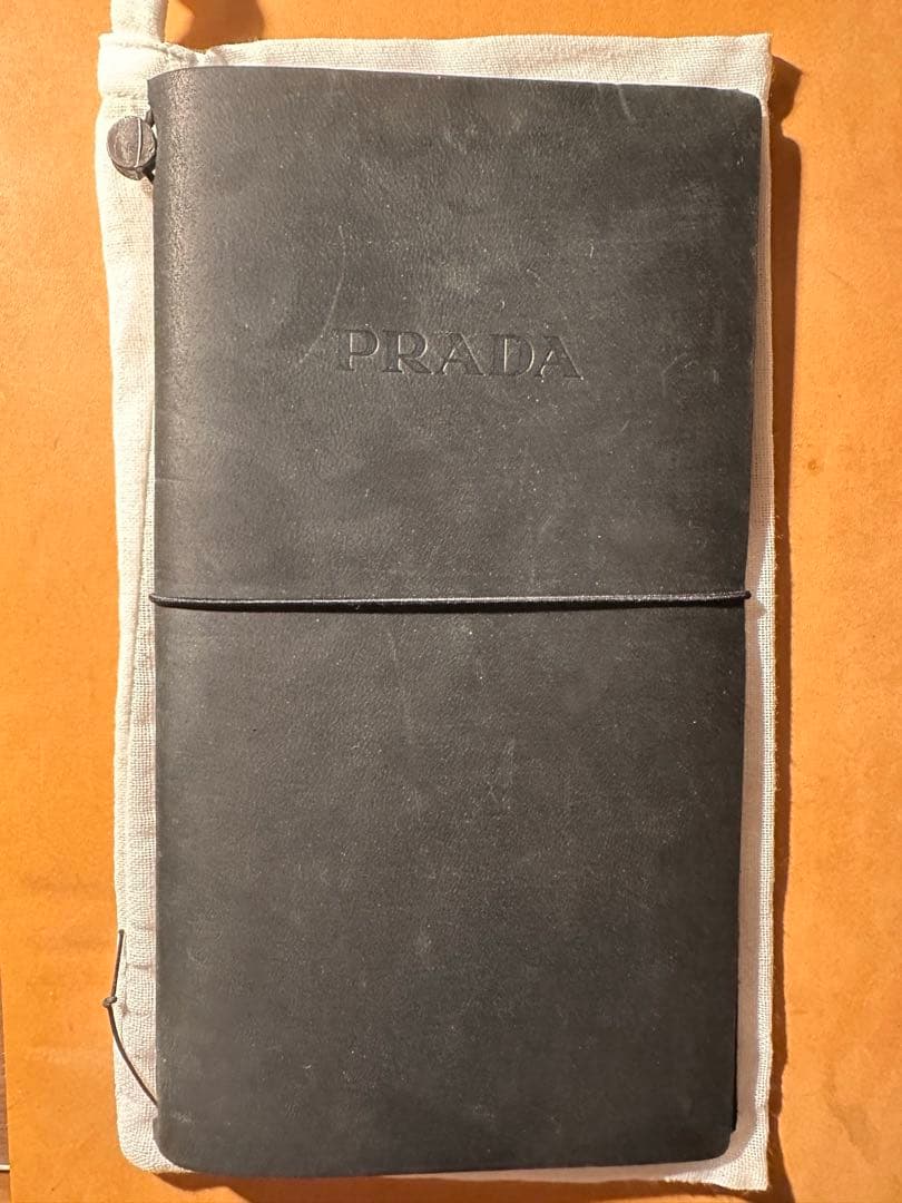 トラベラーズノート　プラダprada レギュラー