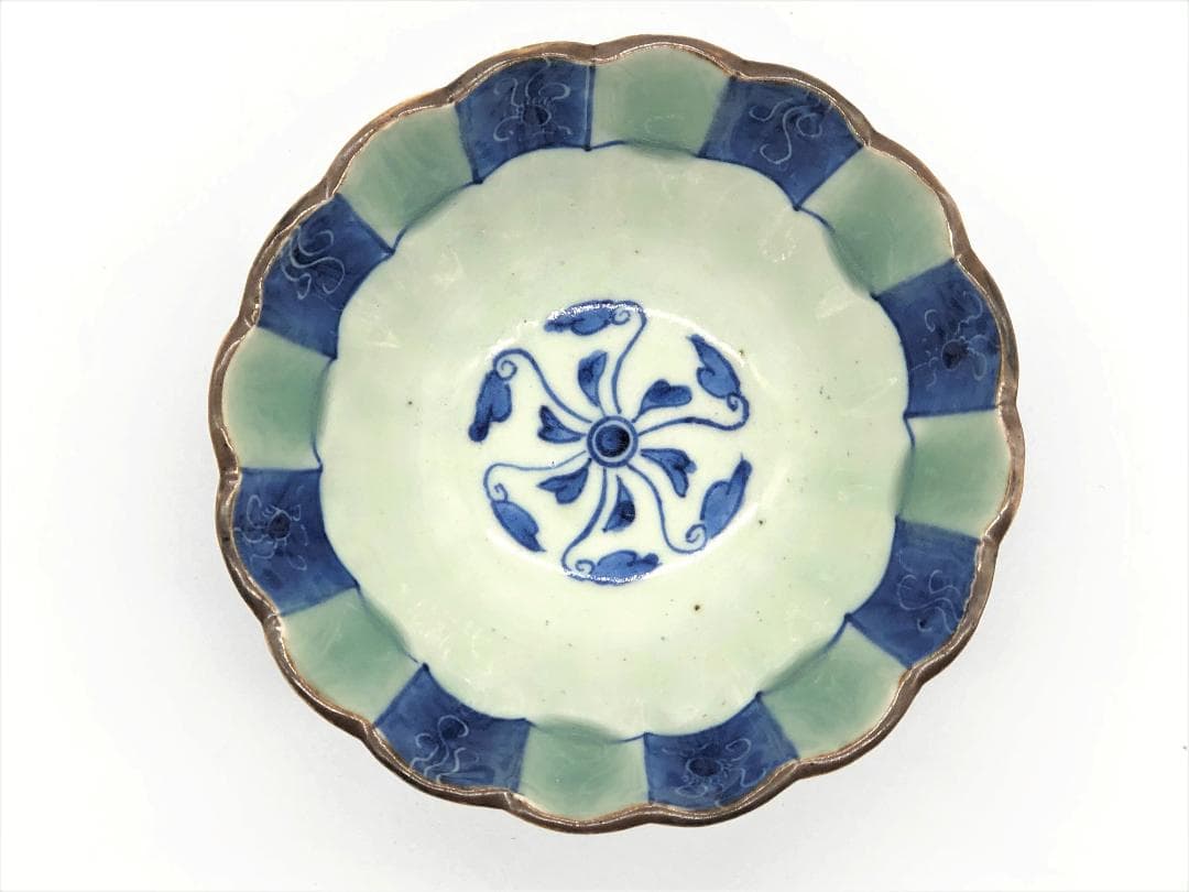 【 蕨手文豆彩高台鉢 】 仮託銘：成化年製 明朝末～清朝初期 中国古玩