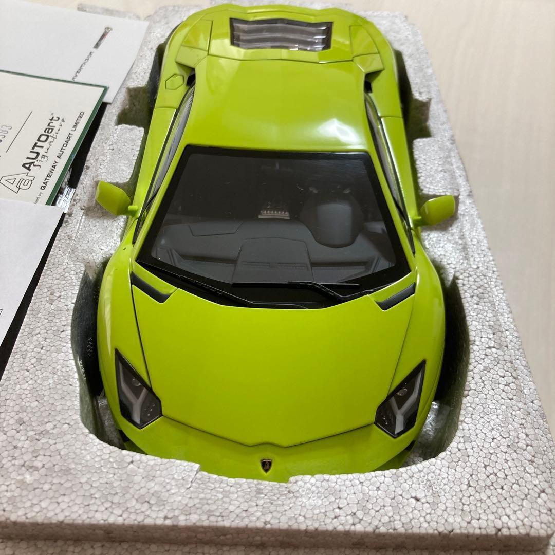 オートアートランボルギーニアベンタドールLP700-4