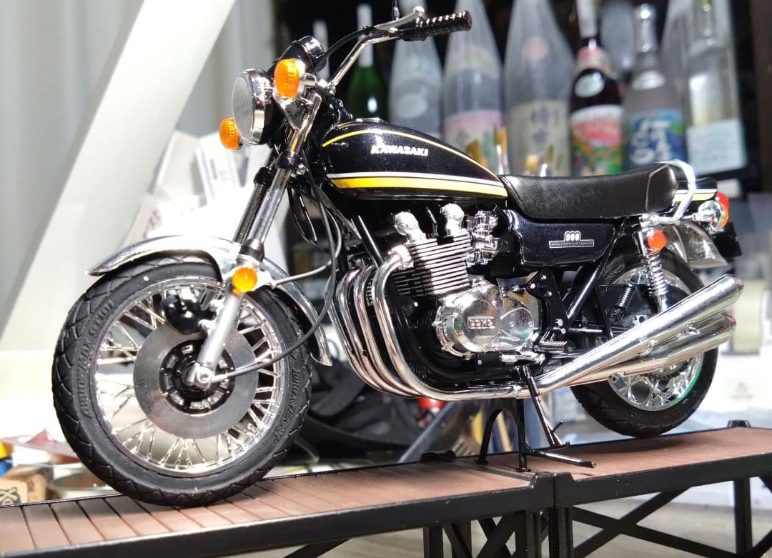 アオシマ 1／12 バイク　Z1 カワサキ（Kawasaki）900 完成品