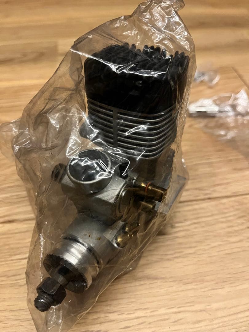 マヌエル ラジコン　エンジン　YS 61LONG