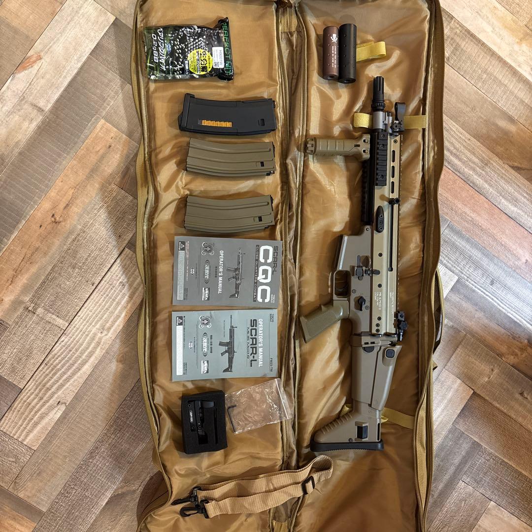 次世代電動ガン SCAR-L CQCタンカラー マガジン3本付き