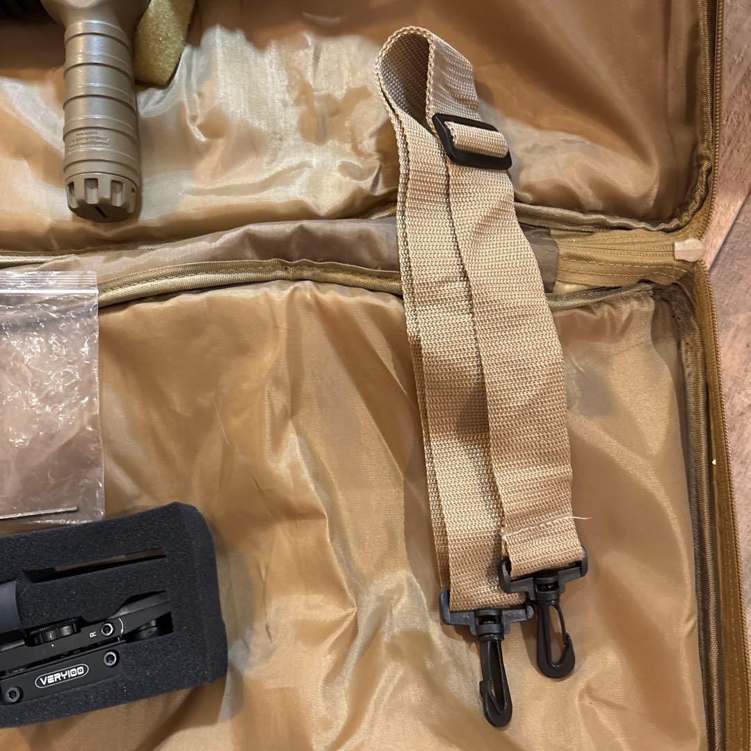 次世代電動ガン SCAR-L CQCタンカラー マガジン3本付き