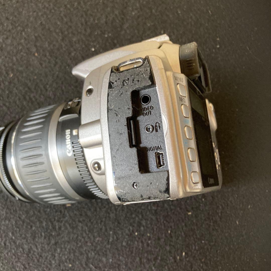 デジタルカメラ シルバー 18-55mmレンズ