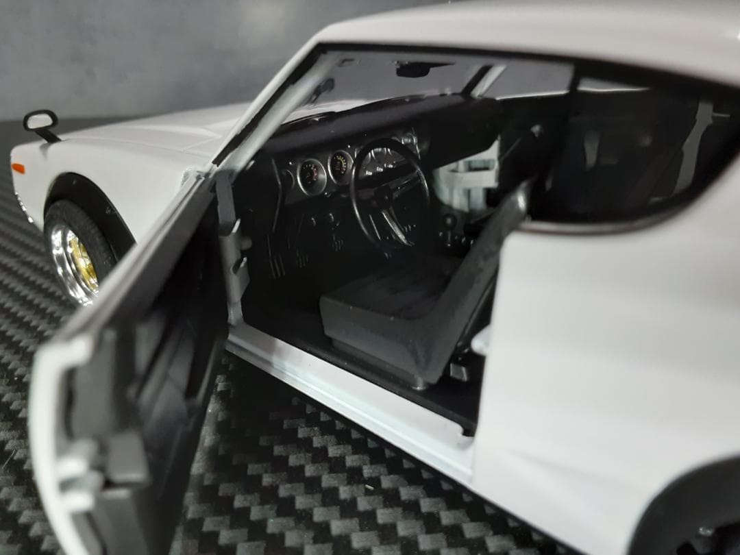 Maisto 1/24 日産 ケンメリ GT-R カスタム改 マークⅢ 金