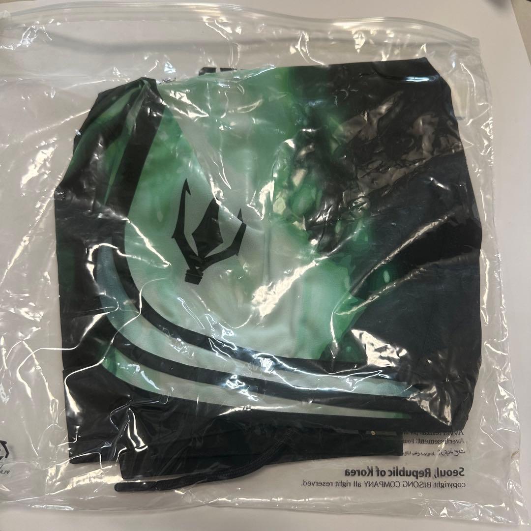 FIED サーフパンツサイズ28 新品