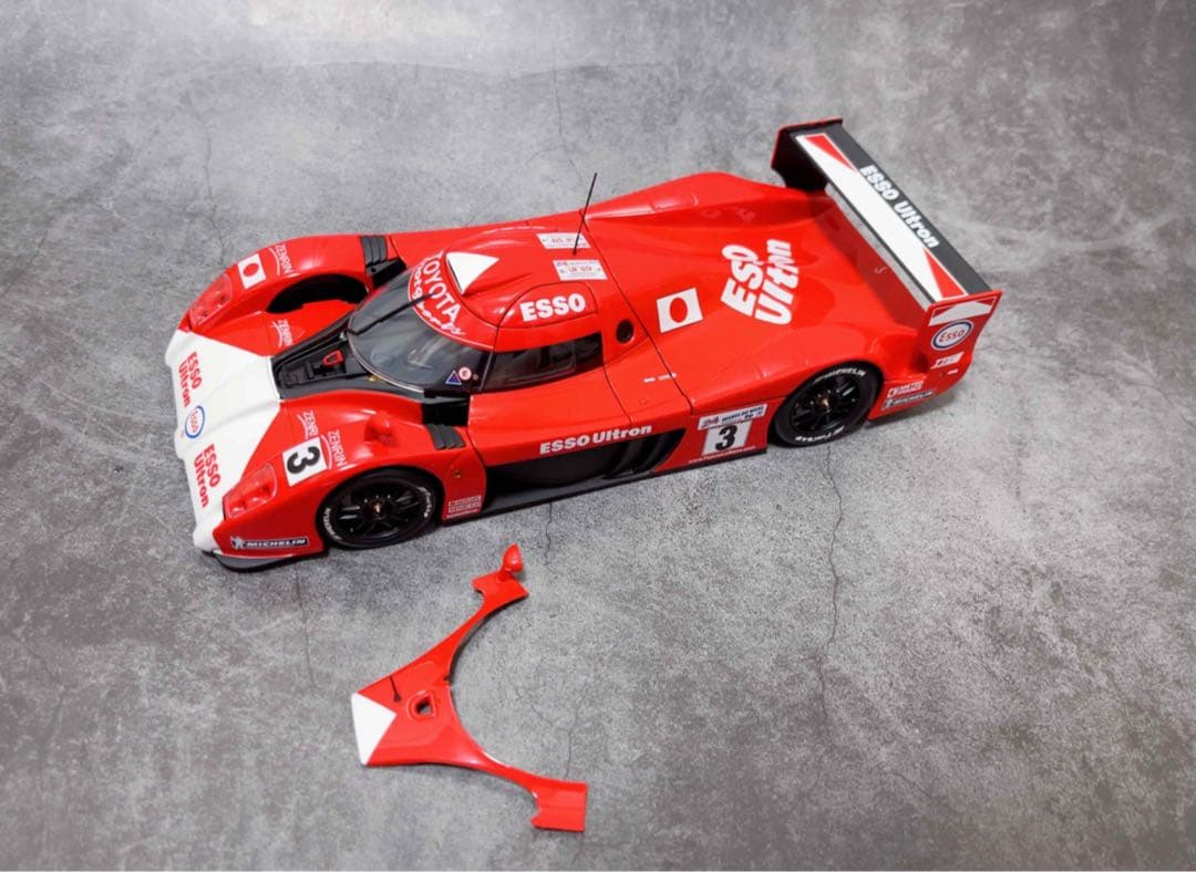 1/18 AUTOart トヨタ TS020 片山右京/鈴木利男/土屋圭市