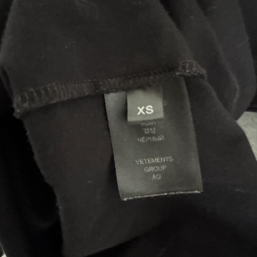 トップス VETEMENTS