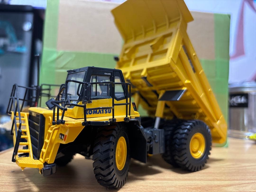 コマツ HD605-7 ダンプトラック ミニカー 1/50