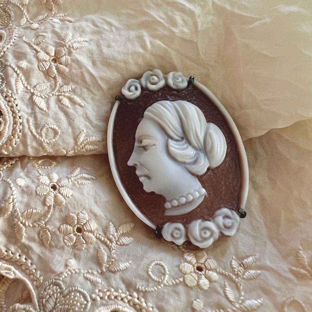 Lisette カメオ　ご婦人のブローチ　ITARY