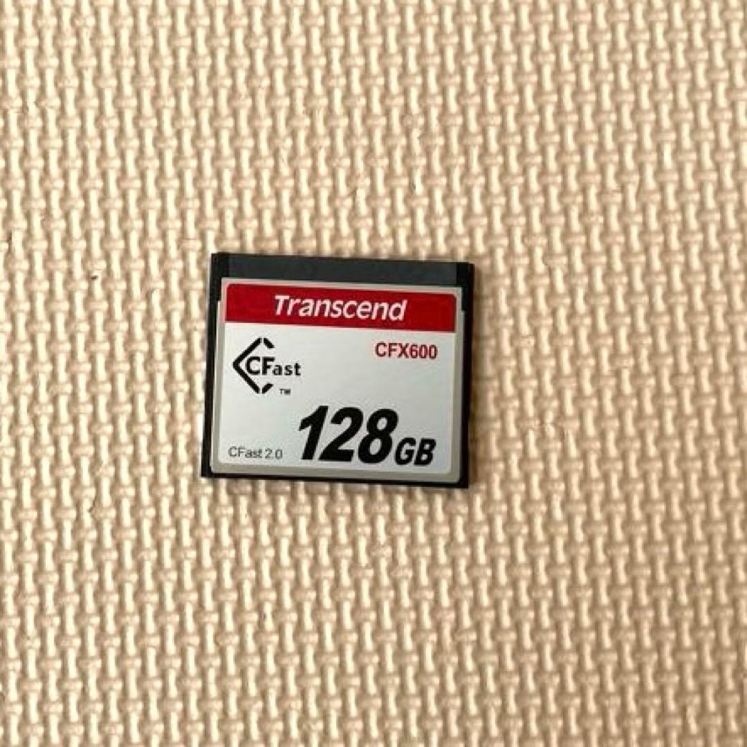 Transcend 128GB CFastカードとSanDiskリーダー