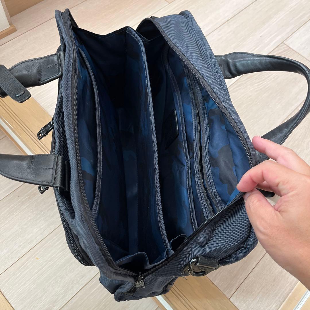 TUMI ネイビー ビジネスバッグ 3仕切り