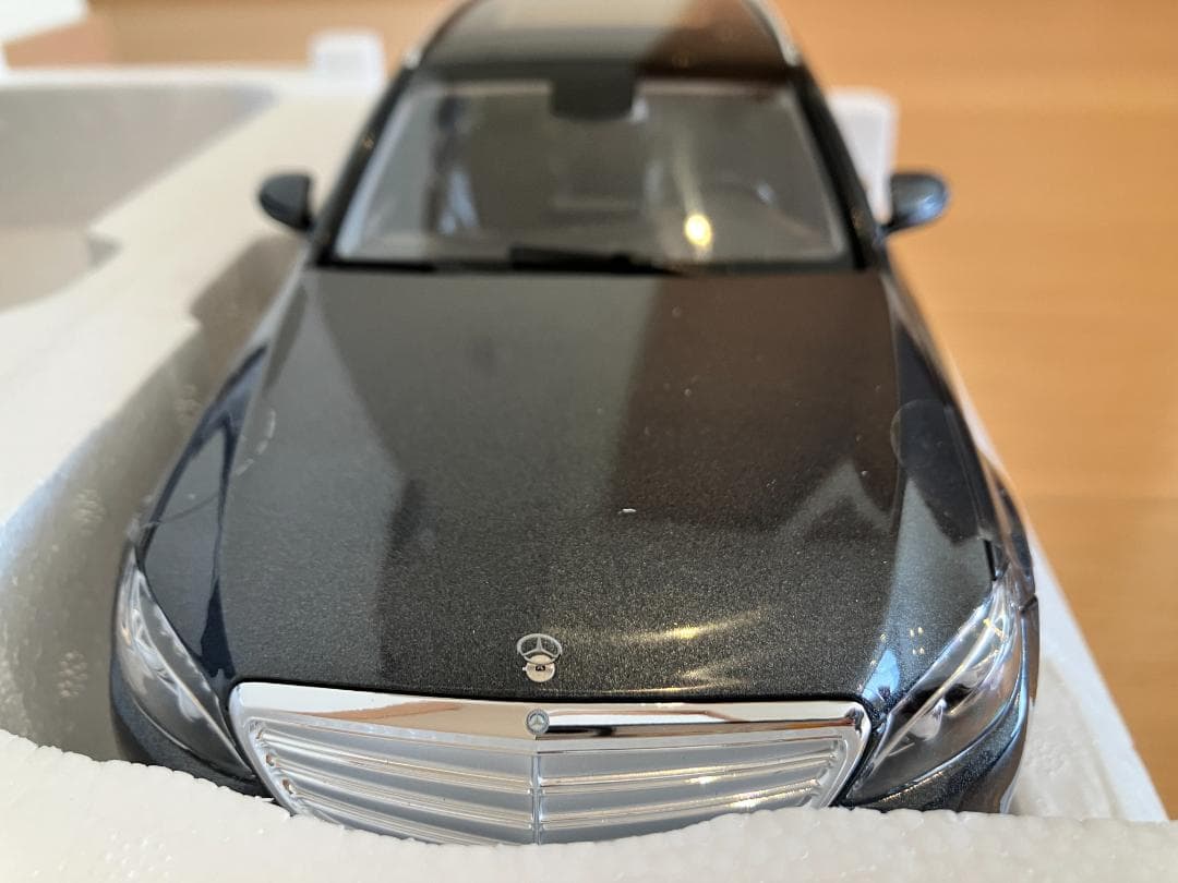 ノレブ メルセデスベンツ Cクラスワゴン S205 1/18 ミニカー