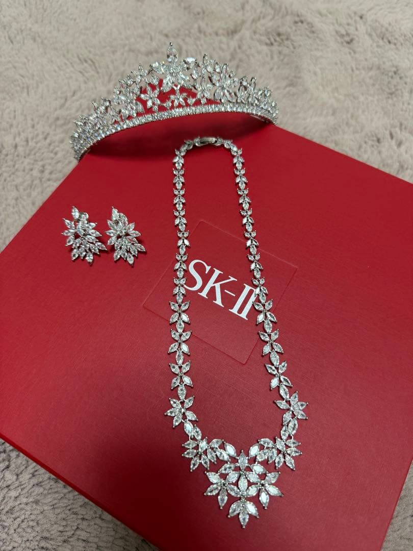ティアラ　ネックレス　イヤリング　ウエディング　結婚式　ブライミーbrideme