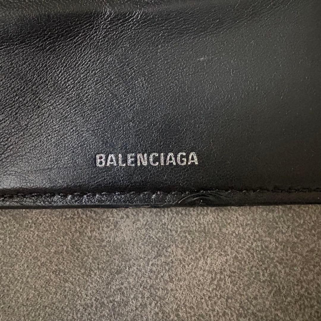 バレンシアガ 三つ折りブラック アワーグラス クロコ 型押し Bロゴ