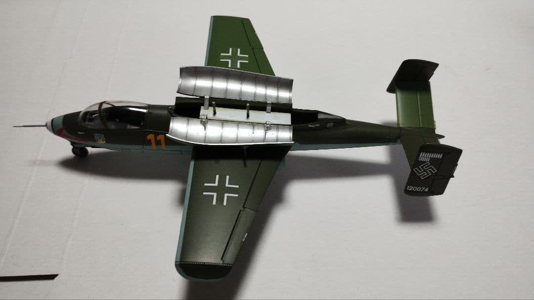 プラモデル完成機　1/48　ハインケルHe162a-2サラマンダー