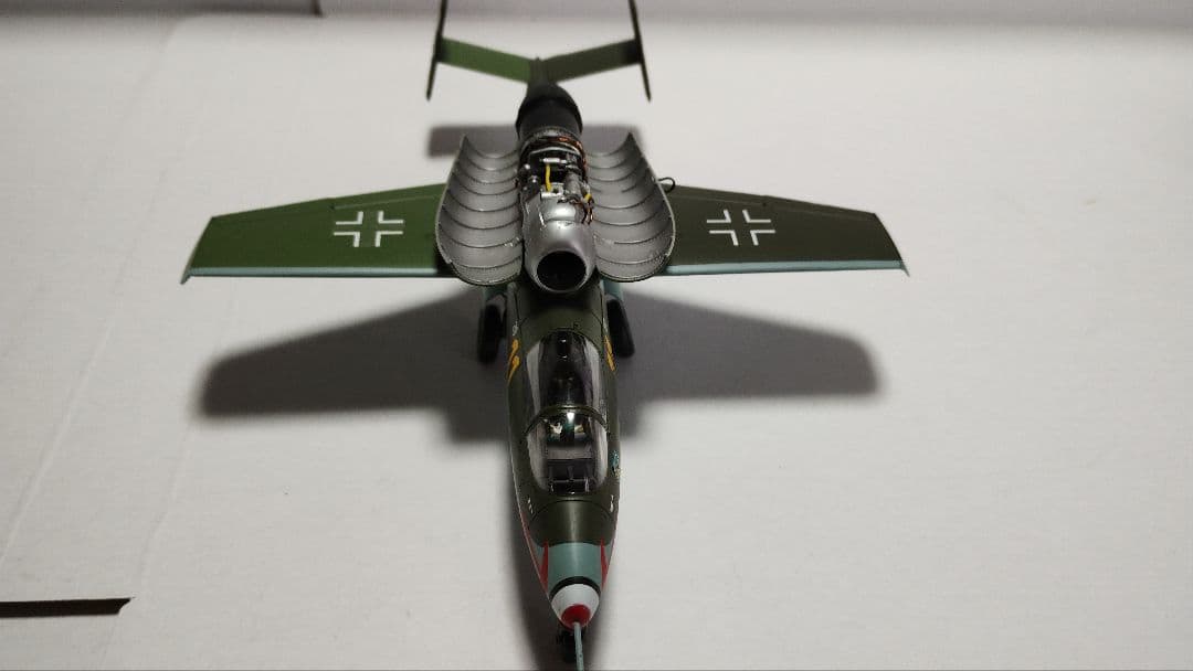 プラモデル完成機　1/48　ハインケルHe162a-2サラマンダー