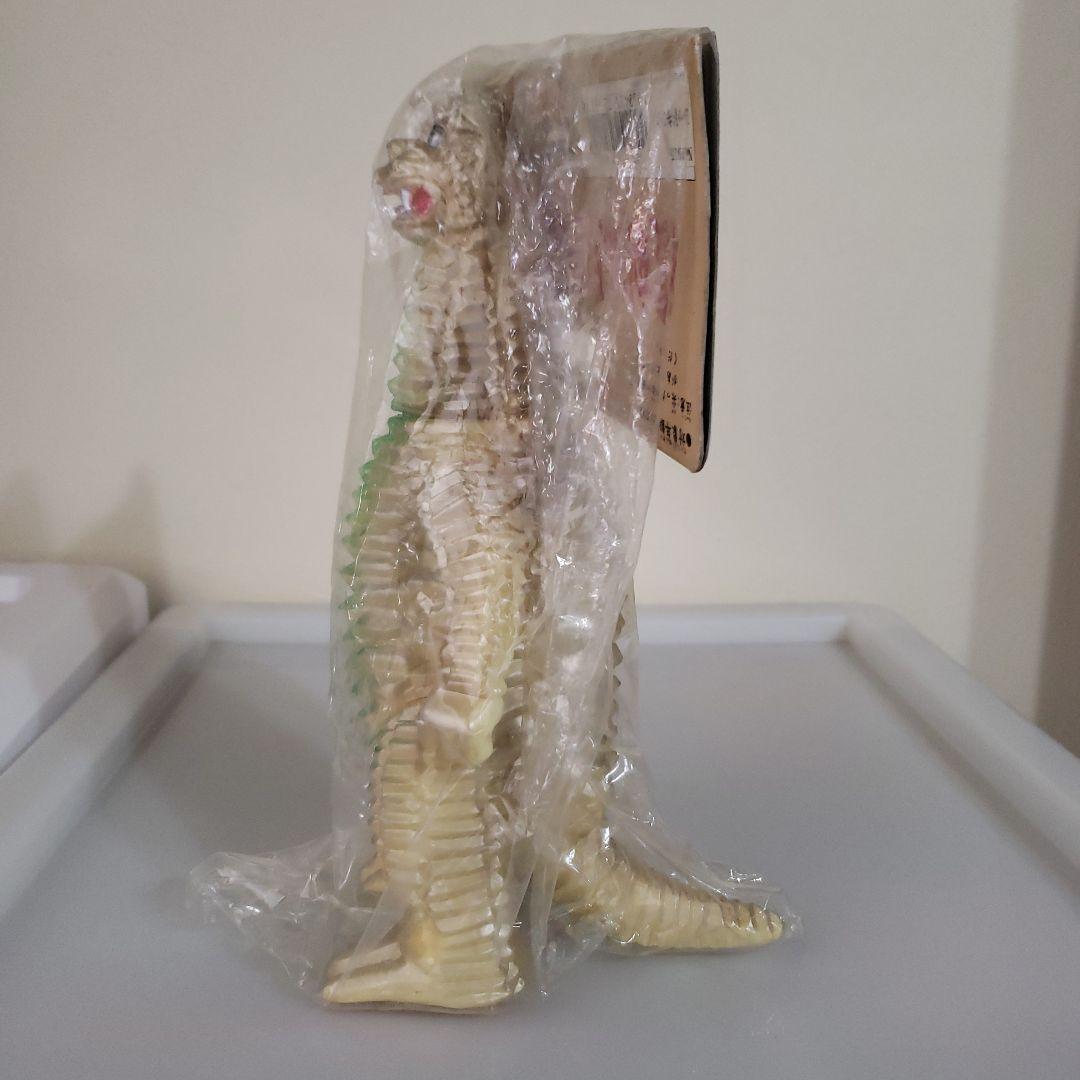 バンダイ　ソフビ　ウルトラマン未開封 怪獣　　　レッドキング　緑/クリーム