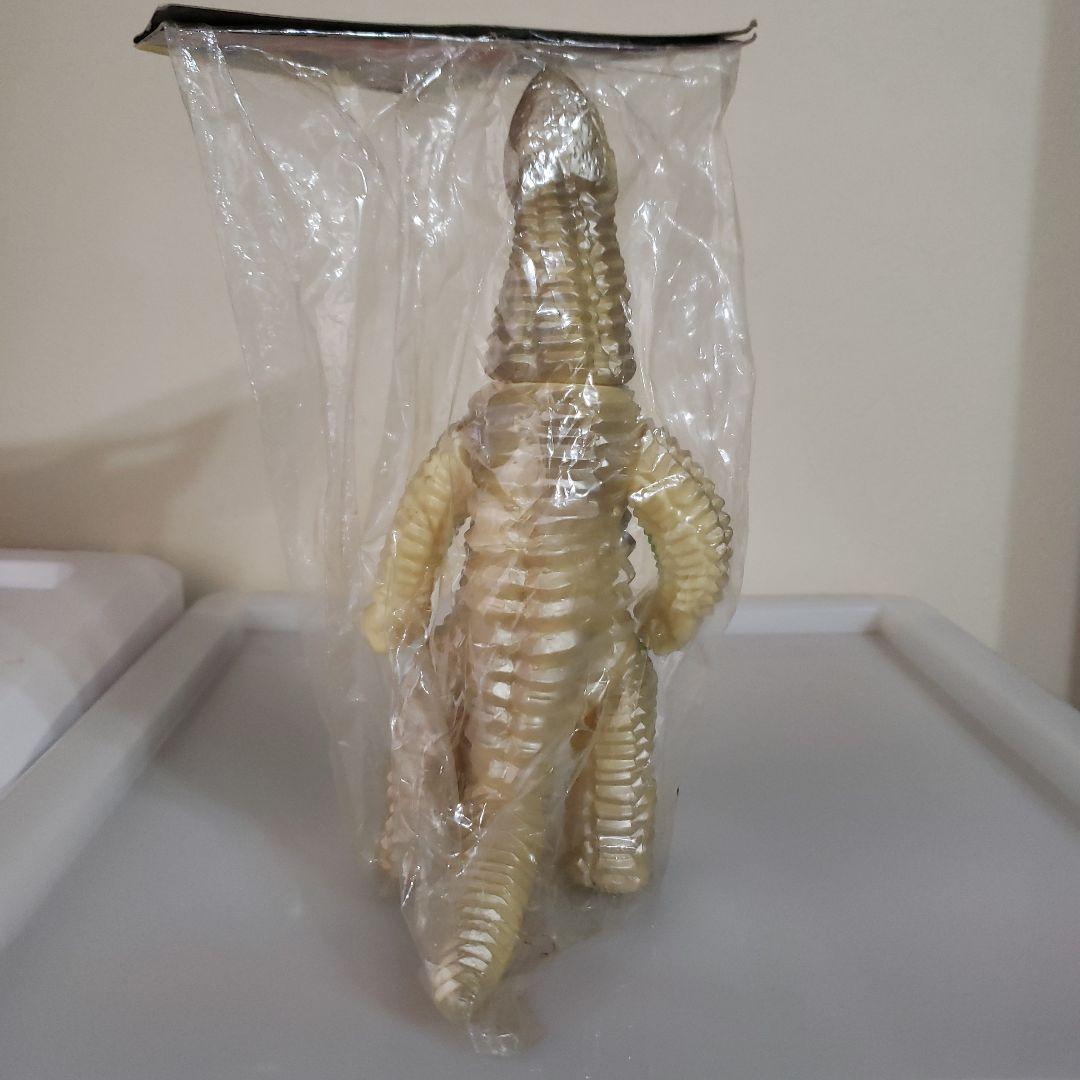 バンダイ　ソフビ　ウルトラマン未開封 怪獣　　　レッドキング　緑/クリーム