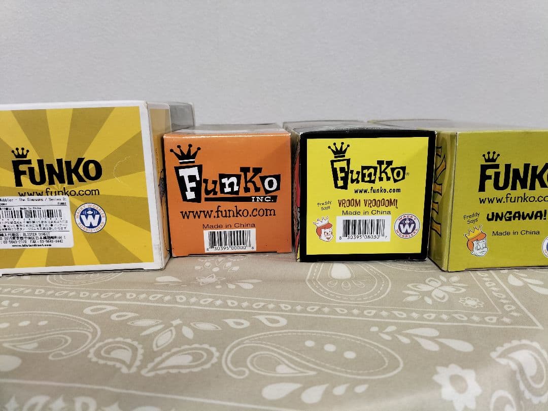 フィギュア4体セット　ホーマー・ラットフィンク・KFC・TIKI