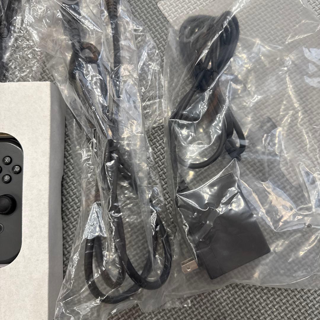 Switch 本体セット　グレー　スタンド、ポーチのおまけ付き