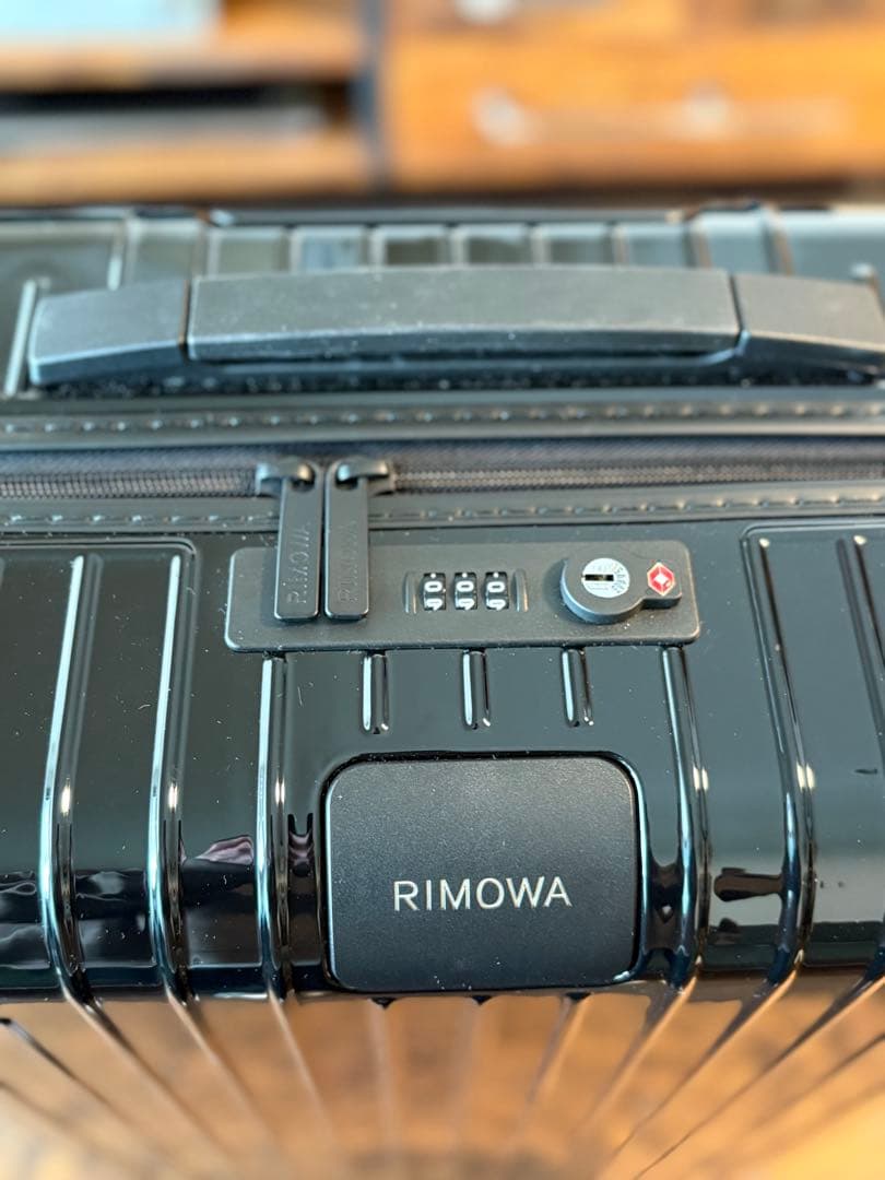 バッグ RIMOWA ESSENTIAL LITE CABIN 37L BLACK