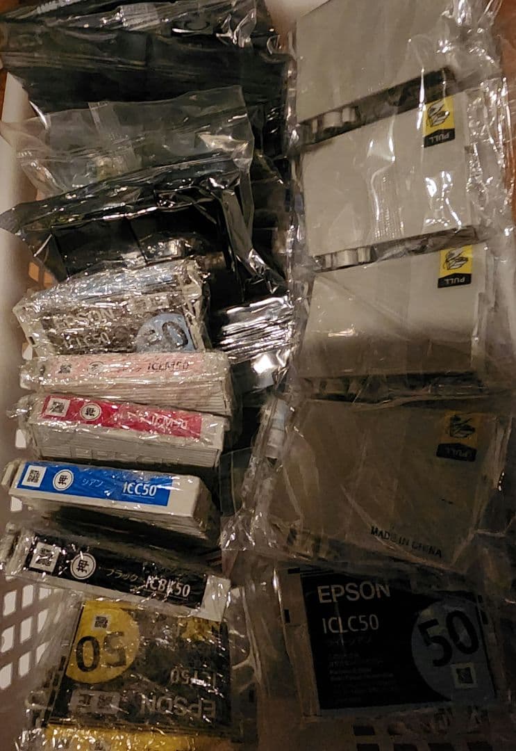 未使用品　純正、互換エプソンインクカートリッジＩＣ５０シリーズ各色 45個