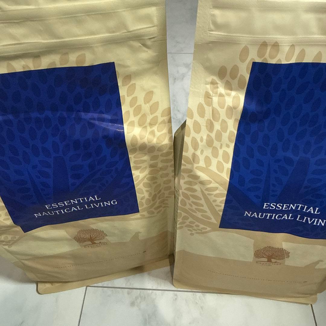 エッセンシャル ナチュラルリビング ドッグフード 1.8kg ✖️２